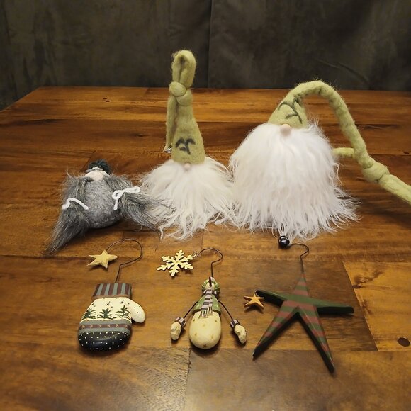 Christmas Decor Bundle - Gnomes, Snowman, Mitten & Star - Picture 2 of 11